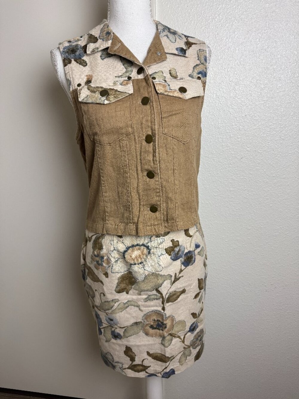 90’S Vintage Gotcha Covered Pensil Skirt Floral Made In USA Size 4